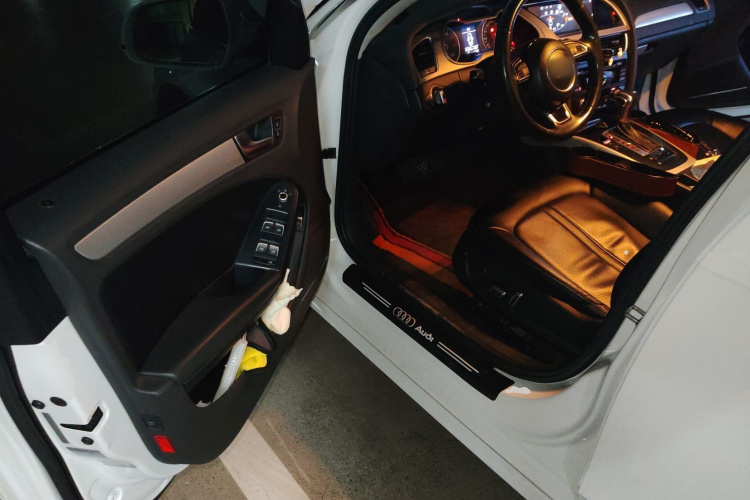 奥迪A4L 2015款 35 TFSI 自动标准型中控内饰20