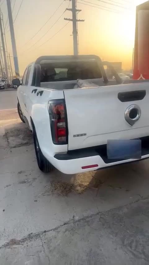 长城 炮 2023款 2.0T商用版手动柴油两驱精英型长箱GW4D20M讲解1