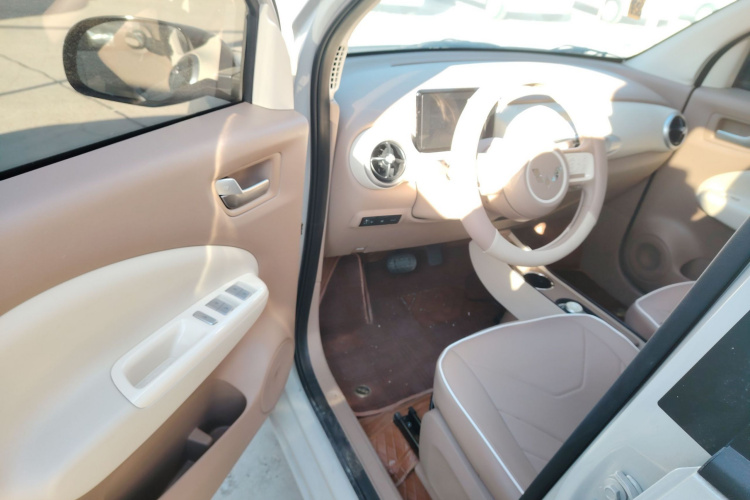 五菱汽车 宏光MINIEV 2025款 四门版 进阶款中控内饰7003