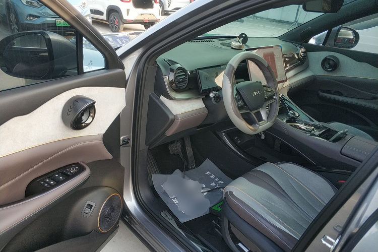 比亚迪 护卫舰07 2024款 荣耀版 DM-i 100KM 豪华型中控内饰7003