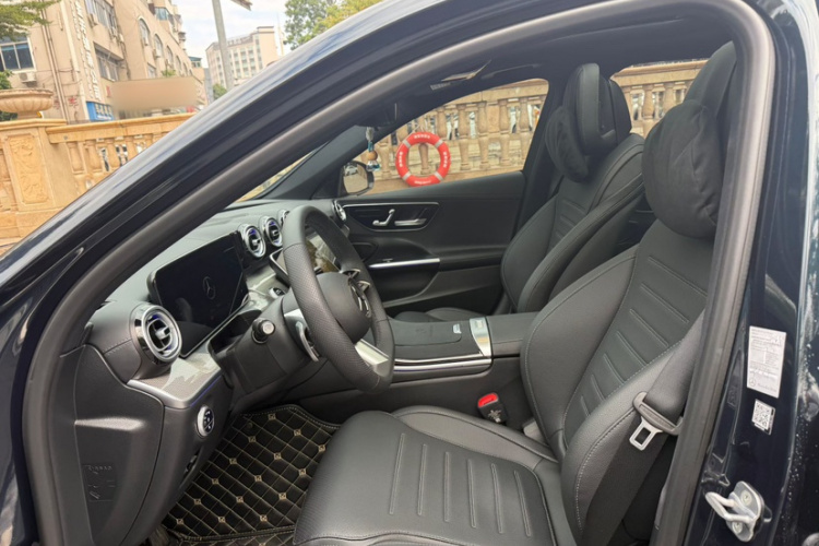 奔驰C级 2025款 C 260 L 运动版中控内饰7002