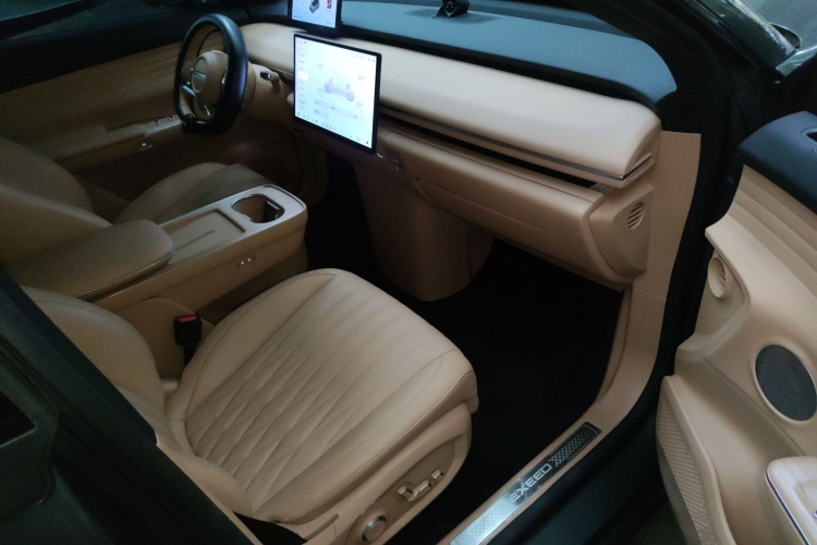 星途 星纪元 ET 2024款 增程 240 Max四驱局部细节9005