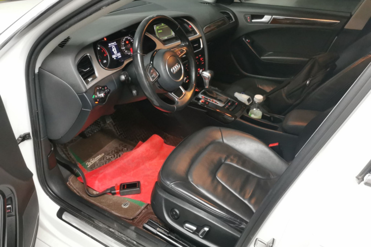 奥迪A4L 2015款 35 TFSI 自动舒适型中控内饰19