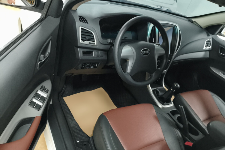 比亚迪F3 2015款 节能版 1.5L 手动舒适型中控内饰7003