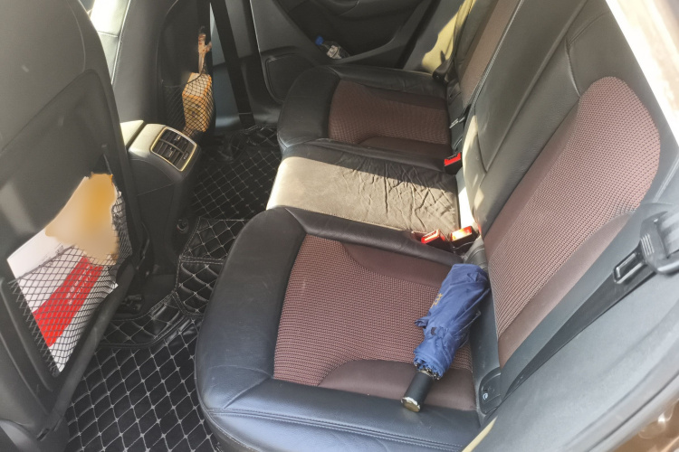 奥迪Q3 2017款 35 TFSI 时尚型中控内饰7004