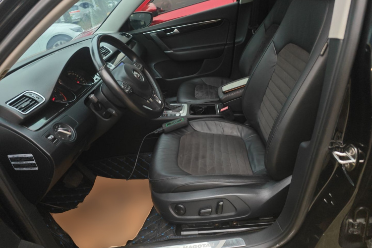 大众 迈腾 2015款 改款 2.0TSI 豪华型中控内饰19