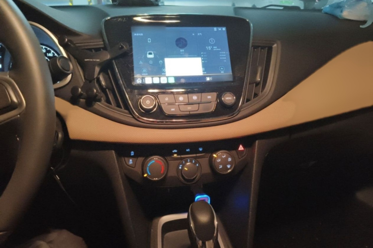 雪佛兰 科鲁泽 2022款 320 自动悦享天窗版中控内饰7003