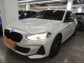 宝马1系 2022款 125i M运动曜夜版