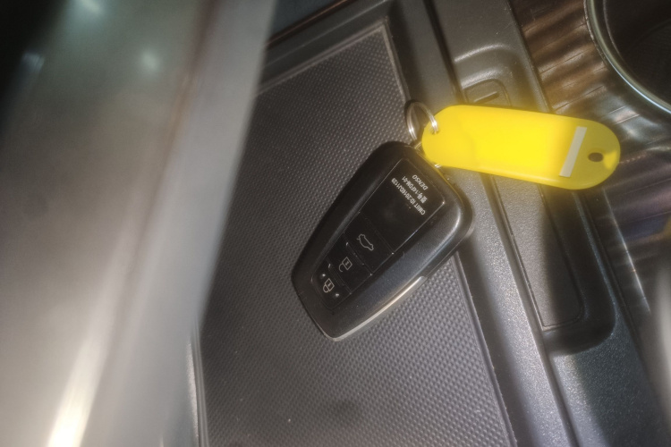 丰田 凯美瑞 2018款 2.0G 豪华版中控内饰7001