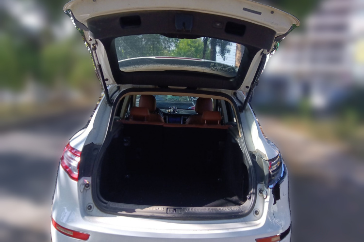 众泰SR9 2017款 2.0T 自动极致之心版中控内饰23