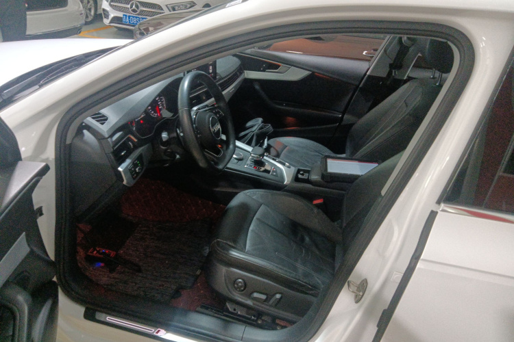 奥迪A4L 2019款 45 TFSI quattro 个性运动版 国VI中控内饰19