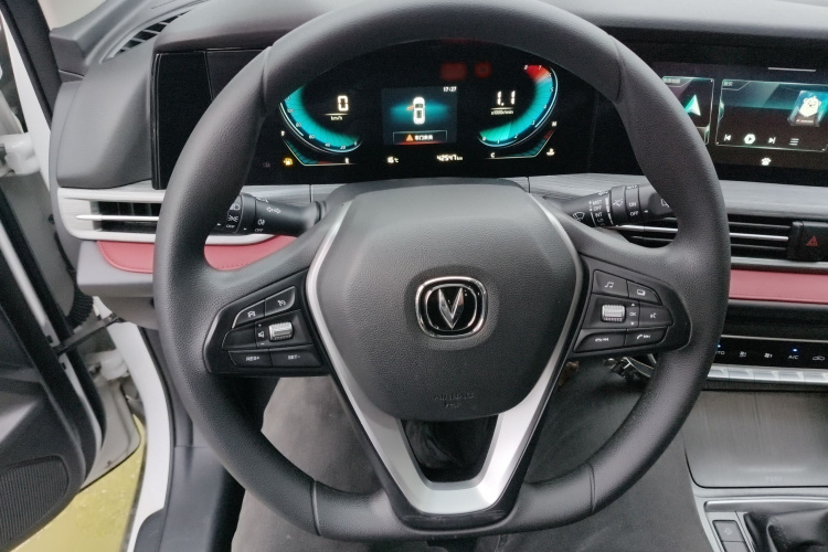 长安CS55PLUS 2020款 1.5T 手动炫色型中控内饰13