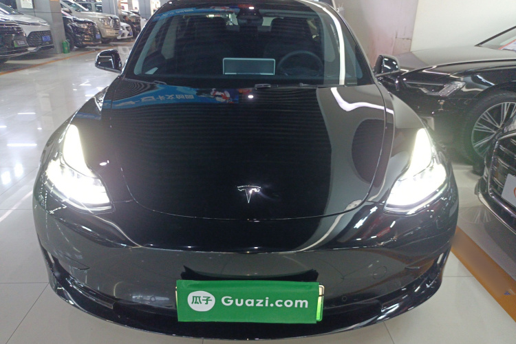 特斯拉 Model 3 2022款 后轮驱动版车身外观2