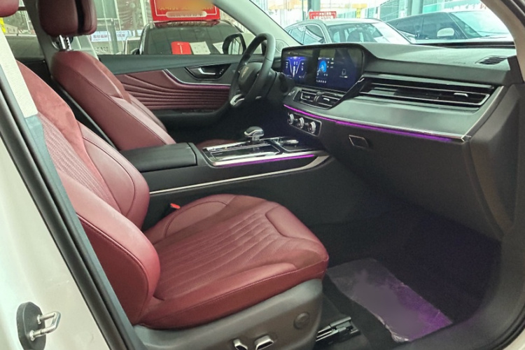 红旗HS5 2023款 2.0T 四驱旗享Pro版中控内饰7005