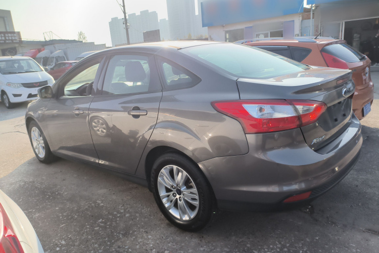 福特 福克斯 2012款 三厢 1.6L 自动舒适型车身外观6003