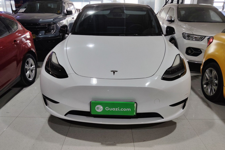 特斯拉 Model Y 2022款 后轮驱动版车身外观2