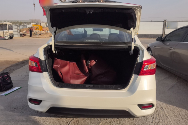 日产 轩逸 2019款 经典 1.6XL CVT豪华版机舱底盘23