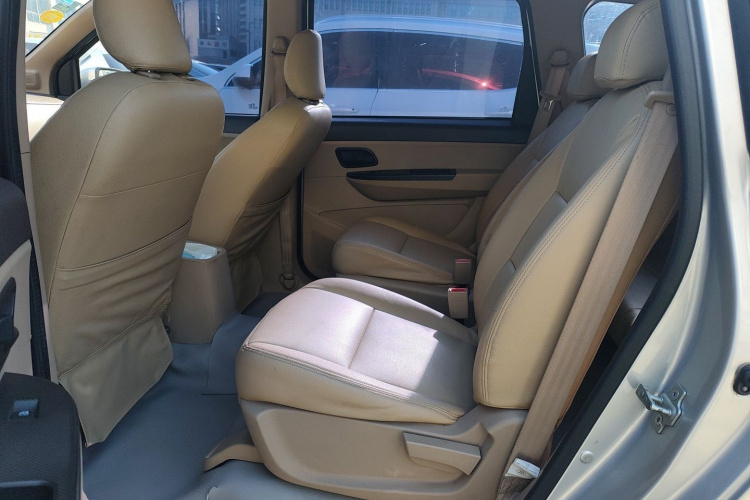 五菱汽车 五菱宏光 2015款 1.5L S1标准国V中控内饰7004