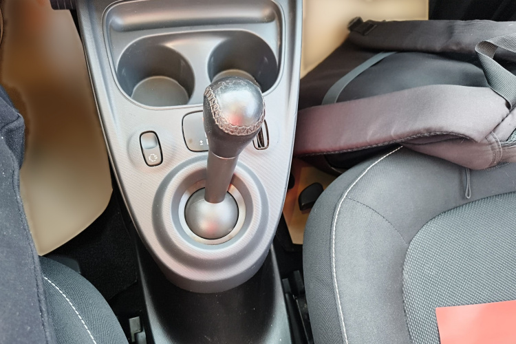 smart forfour 2016款 1.0L 52千瓦激情版局部细节18