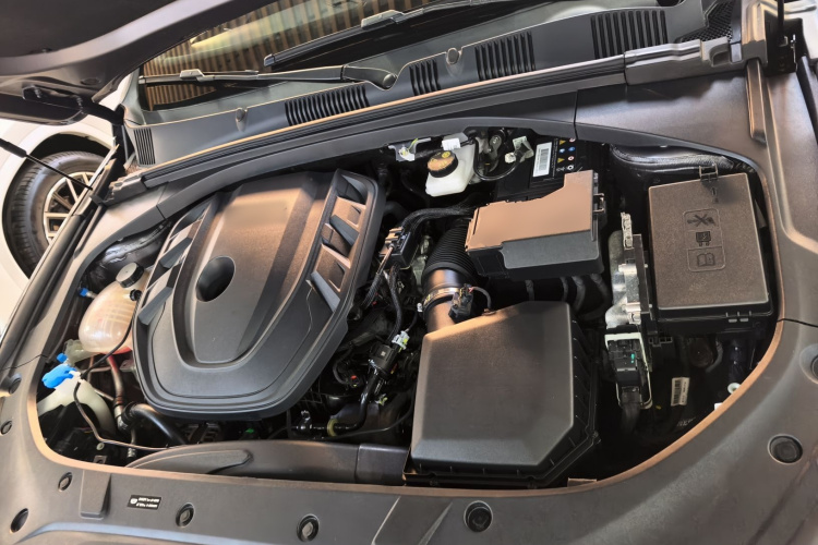 吉利汽车 星瑞 2025款 东方曜 2.0TD 望月版机舱底盘24