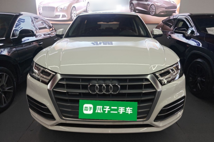 奥迪Q5L 2018款 45 TFSI 尊享时尚型 国VI车身外观2