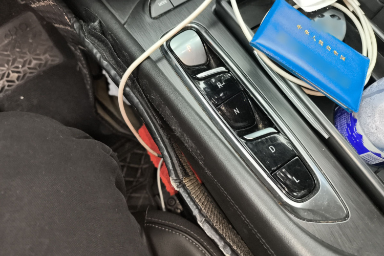 别克 昂科旗 2020款 28T 四驱尊贵型局部细节18