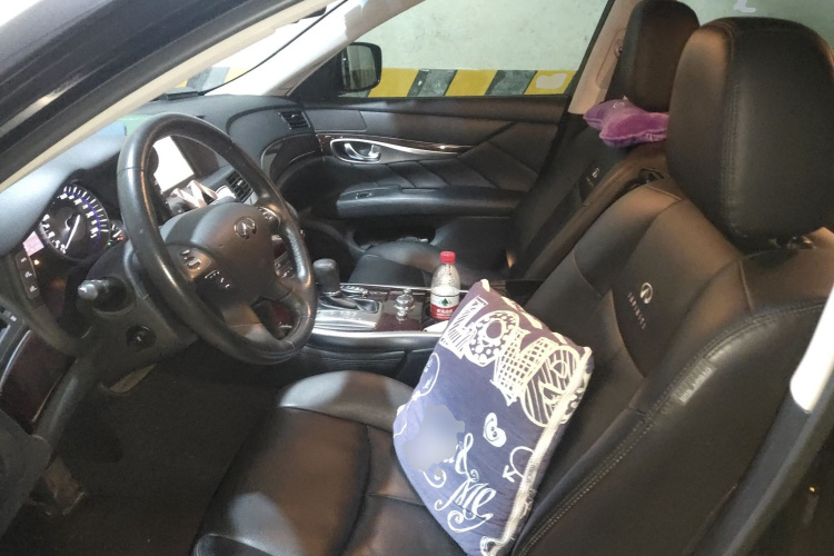 英菲尼迪Q70 2013款 Q70L 2.5L 舒适版中控内饰19