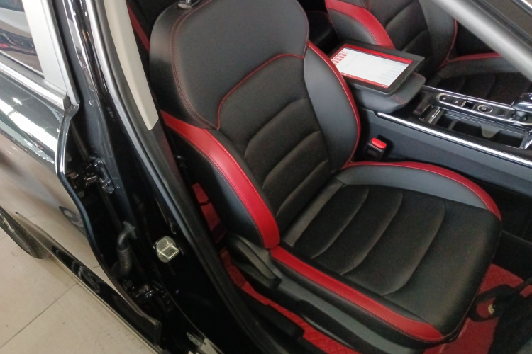 思皓X8 2022款 大圣版 300T DCT行者型 7座局部细节41