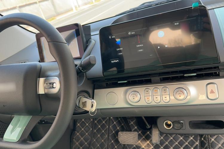 长安Lumin 2022款 210km 香甜款中控内饰7002