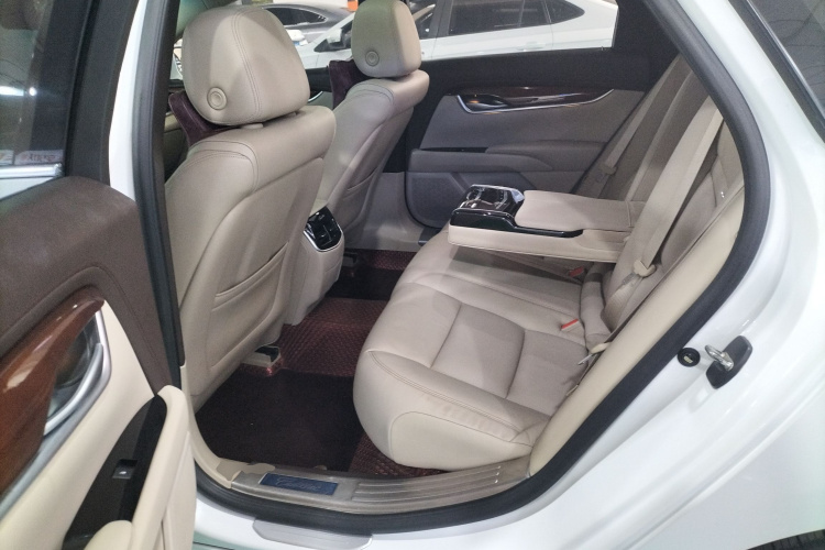 凯迪拉克XTS 2017款 28T 精英型中控内饰21