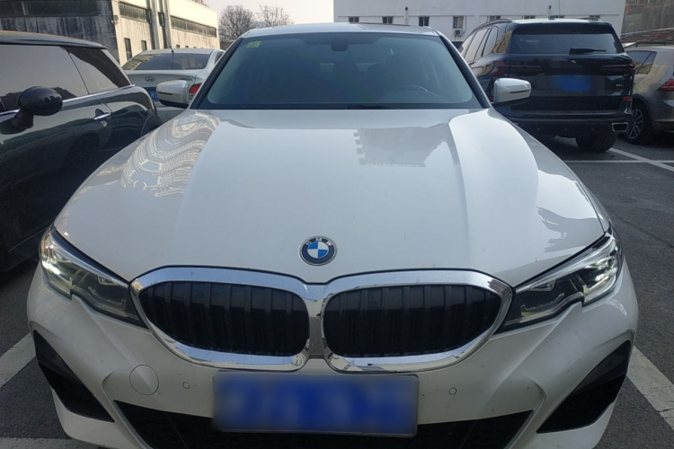 宝马3系 2021款 320Li M运动套装车身外观2