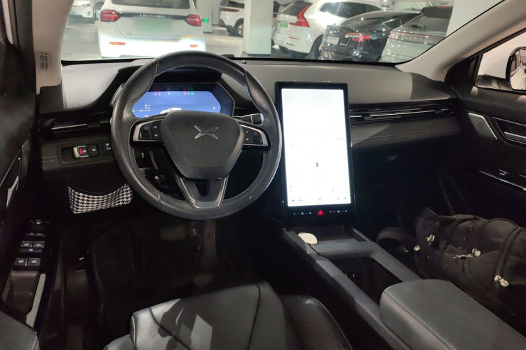 小鹏G3 2020款 520i 智享版中控内饰12