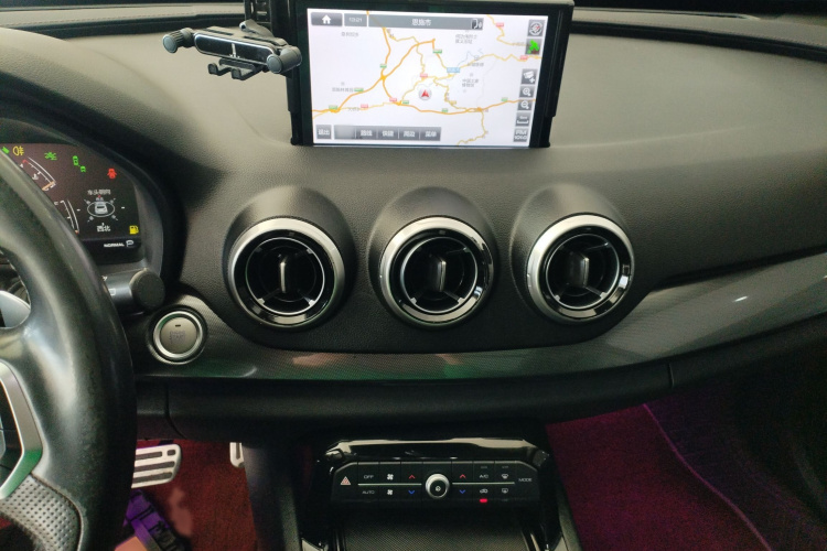 魏牌 VV7 2017款 2.0T 旗舰型局部细节16