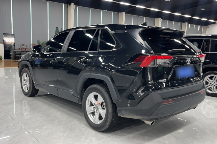 丰田 RAV4荣放 2023款 2.0L CVT两驱都市版车身外观6005