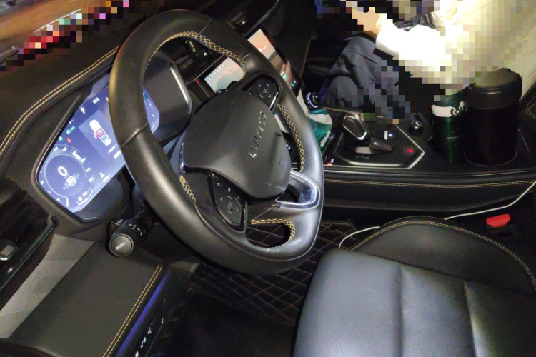 领克01 2023款 2.0TD 两驱型Pro中控内饰19