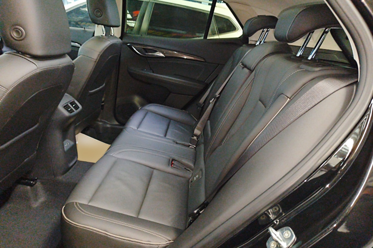 别克 2022款 昂科威S 552T 两驱豪华型中控内饰21