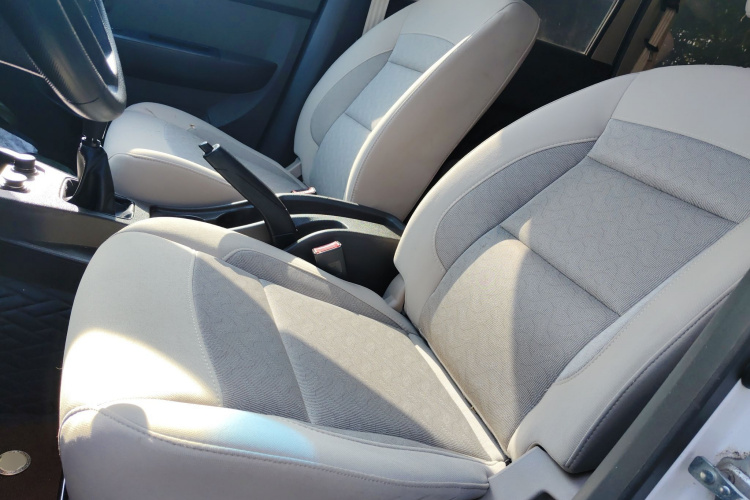 五菱汽车 五菱宏光 2016款 1.5L 改款S舒适型中控内饰19