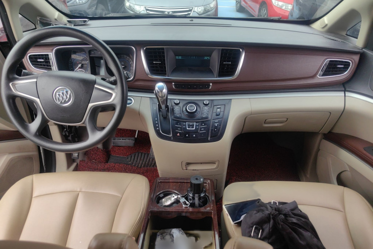 别克GL8 2015款 2.4L 豪华商务尊享版中控内饰7002