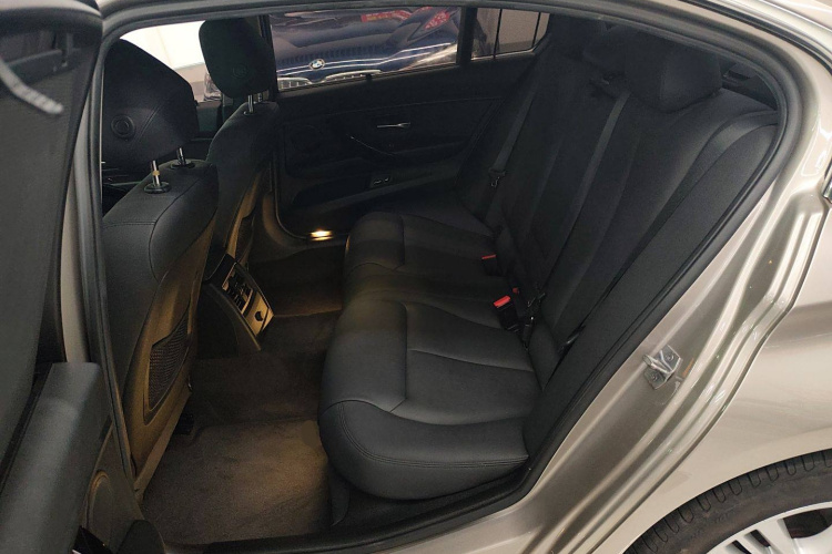 宝马3系 2017款 320Li 时尚型中控内饰21