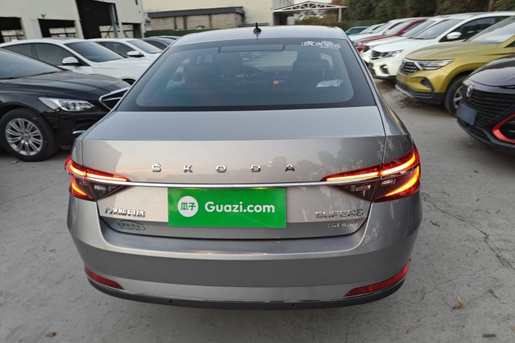 斯柯达 速派 2019款 TSI280 DSG舒适版车身外观6