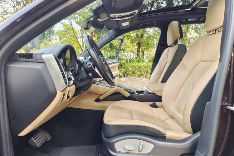 保时捷 2015款 Cayenne 3.0T中控内饰7002