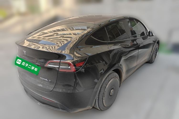 特斯拉 Model Y 2024款 后轮驱动版车身外观7