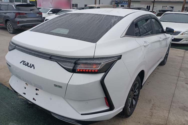 东风风神 奕炫 2025款 1.5L 自动豪华型车身外观7