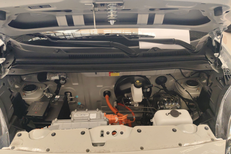 五菱汽车 宏光MINIEV 2025款 四门版 进阶款机舱底盘24