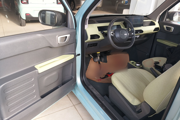 吉利银河 2023款 熊猫mini 200km 耐力熊中控内饰20