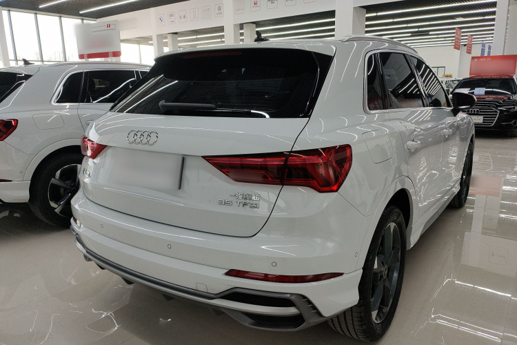 奥迪Q3 2023款 35 TFSI 时尚动感型（1.5T）车身外观6005