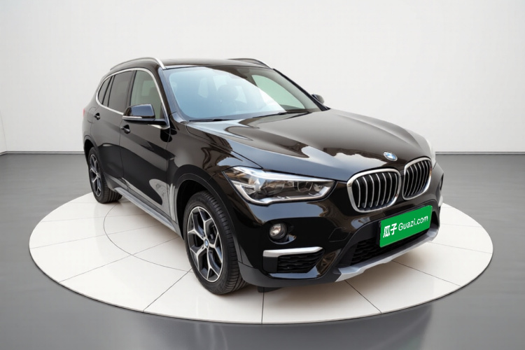 宝马X1 2019款 xDrive20Li 尊享型车身外观3