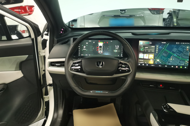 长安UNI-T 2023款 第二代 1.5T 尊贵型中控内饰13