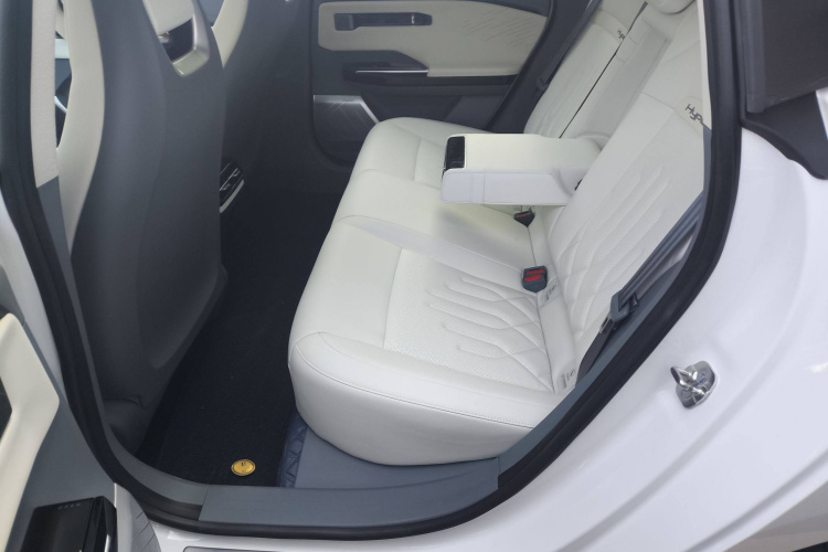 昊铂GT 2023款 560后驱科技版中控内饰7004