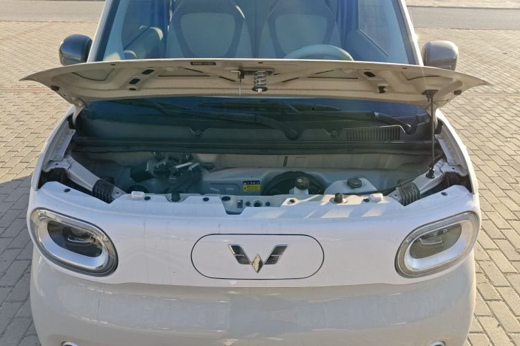 五菱汽车 宏光MINIEV 2024款 第三代 215km 青春版机舱底盘24